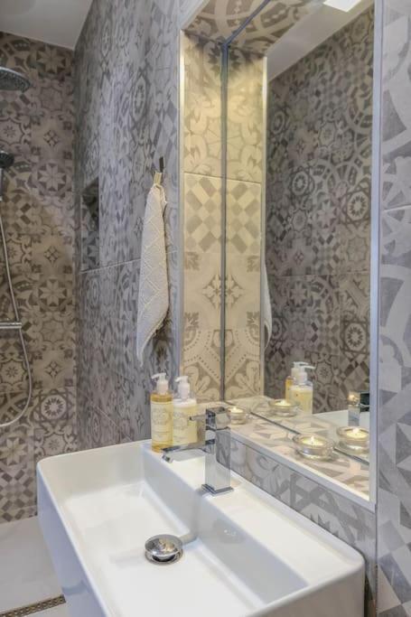 Summer Breeze Apartment, In The Historic Centre Of ラゴス エクステリア 写真